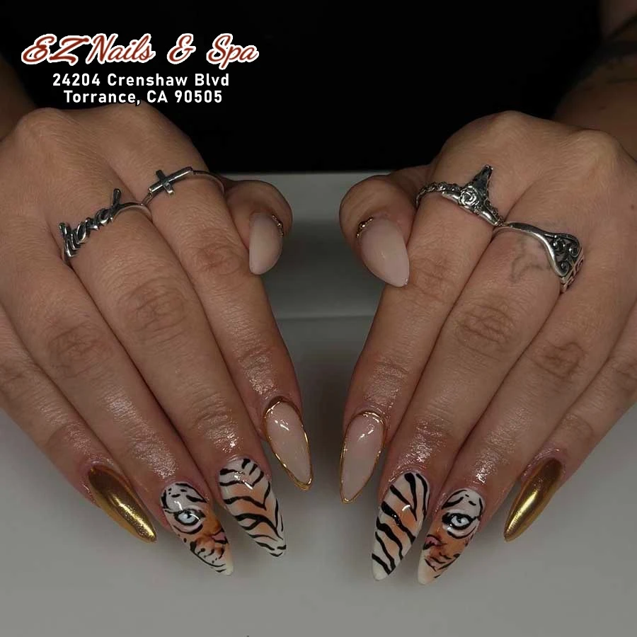 Happy nails